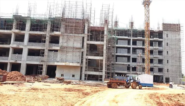 କନ୍ଧମାଳ ମେଡ଼ିକାଲ୍‌ କଲେଜ ନିର୍ମାଣ ଠିକ୍‌ ସମୟରେ ସମ୍ପୂର୍ଣ୍ଣ ହେବା ନେଇ ସନ୍ଦେହ