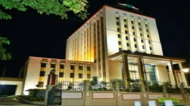 ମହିଳା ଭେଣ୍ଡିଂ ଜୋନ୍‌କୁ ନେଇ ବିବାଦ