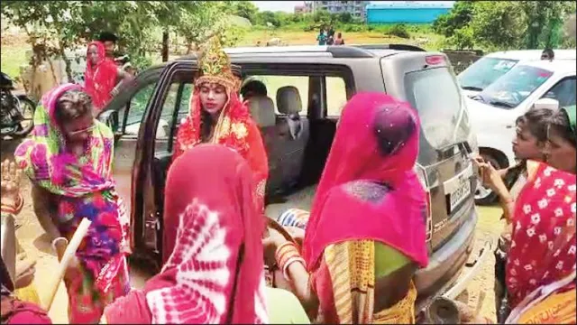 ଏଠି ବି ଅନ୍ଧବିଶ୍ବାସର ରାଜ୍‌: ରାଜଧାନୀରେ ମାନବରୂପୀ ଠାକୁରାଣୀ