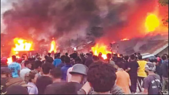 ମଣିପୁର ଛାଡ଼ିବାକୁ ଲୋକ ବ୍ୟାକୁଳ: ବିମାନ ଟିକେଟ ମୂଲ୍ୟ ୧୦ ଗୁଣା ବୃଦ୍ଧି, ୨୫୦୦ ଟଙ୍କାର ଟିକେଟ ଏବେ ୨୫ ହଜାର