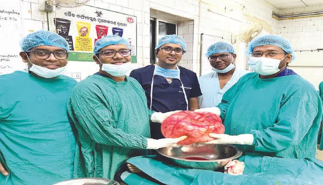 ନାବାଳିକା ପେଟରୁ ବାହାରିଲା ୮ କେଜିର ଟ୍ୟୁମର୍‌