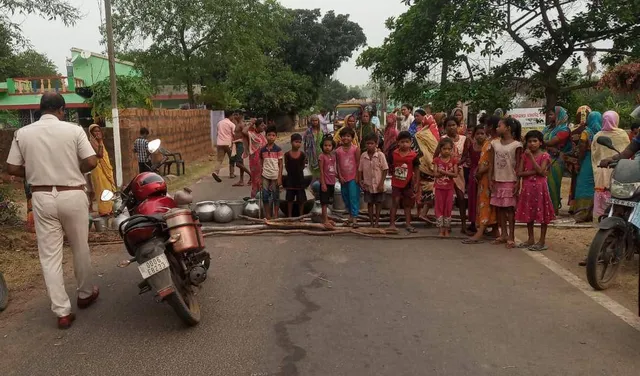 ପାଣି ପାଇଁ ରାସ୍ତା ଅବରୋଧ କଲେ ଶାନ୍ତି ନଗର ସାହି ବାସିନ୍ଦା