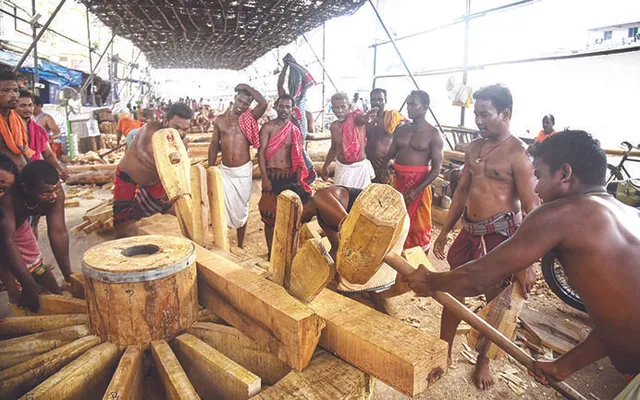 ରଥଖଳା ଚଳଚଞ୍ଚଳ: ଶେଷ ପର୍ଯ୍ୟାୟରେ ୪୨ ଚକ ନିର୍ମାଣ