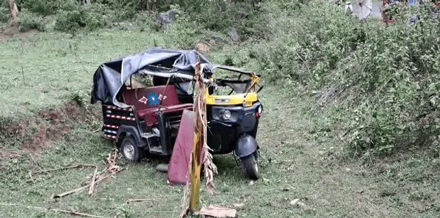 ଘାଟିରେ ଓଲଟିଲା ଯାତ୍ରୀବାହୀ ଅଟୋ: ୧୫ ଗୁରୁତର, ମୋହନା ଡାକ୍ତରଖାନାରେ ଭର୍ତ୍ତି