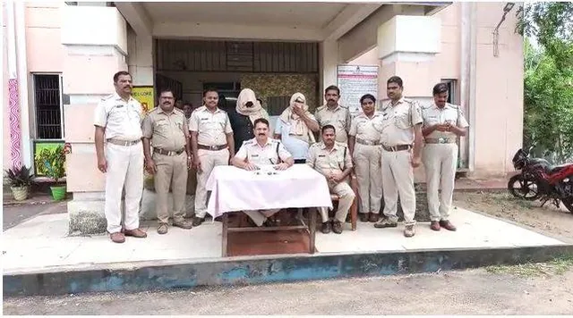 ୬ କୁଇଣ୍ଟାଲ ଗଂଜେଇ ସହ ବିସ୍ଫୋରକ ଜବତ, ବାପ ଓ ପୁଅ ଗିରଫ