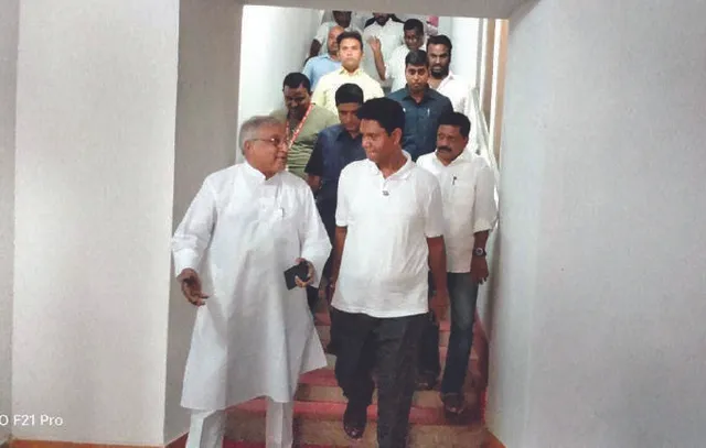 ପାରଳାରେ ଦଳୀୟ ସ୍ଥିତିର ସମୀକ୍ଷା କଲେ ପ୍ରଣବ