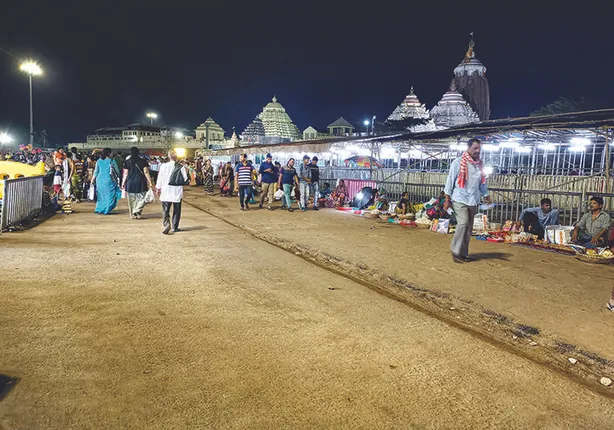 ଶ୍ରୀଅଙ୍ଗକୁ ବିପଦ ସିଂହଦ୍ବାର ପିଚୁରାସ୍ତା