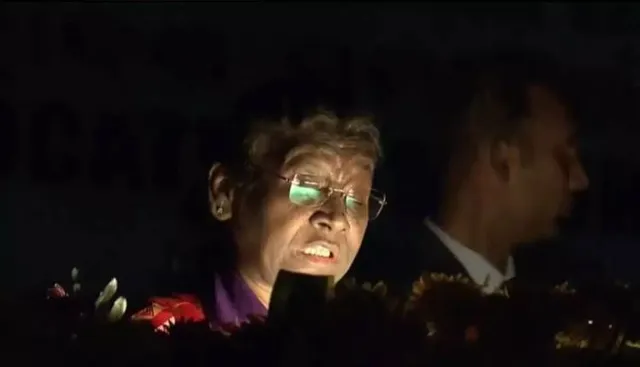 ‌ଫୋନ୍‌-ଇନ୍‌-ପ୍ଲିଜ୍‌: ରାଷ୍ଟ୍ରପତିଙ୍କ ସଭାରେ ଆଲୁଅ ଲିଭିବା ଏକ ଦାୟିତ୍ବହୀନ କାର୍ଯ୍ୟ, ତଦନ୍ତ ହେବା ଦରକାର