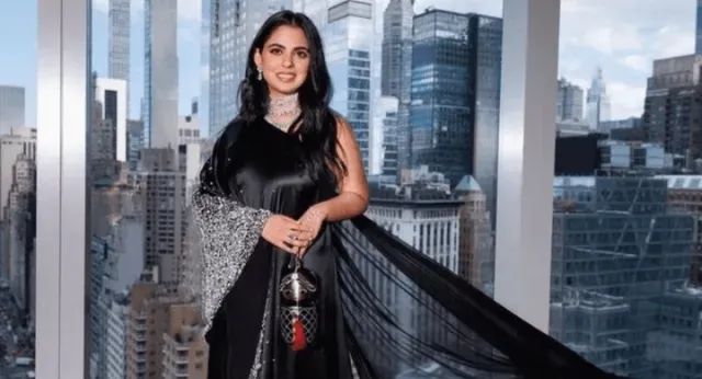 ଦୁନିଆର ସବୁଠୁ ବଡ ଫ୍ୟାସନ ଇଭେଣ୍ଟକୁ ଇଶା ନେଇ ପହଞ୍ଚିଥିବା ବ୍ୟାଗ ଚର୍ଚ୍ଚାରେ