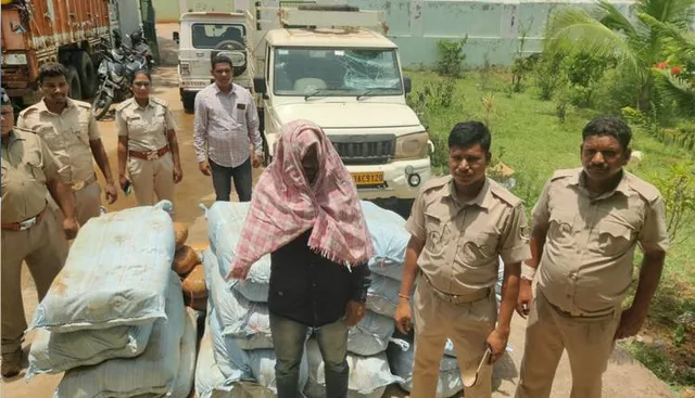 ଗାଡ଼ି ସହ ଗଞ୍ଜେଇ ଜବତ, ଜଣେ ଗିରଫ