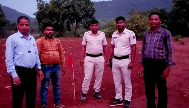 ବେଆଇନ ମାଙ୍କଡ଼ା ଖାଦାନରେ ଲାଗିଲା ନାଲି ପତାକା