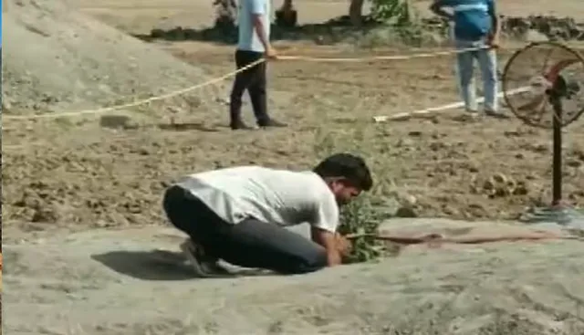 ୩୦୦ ଫୁଟ୍‌ ଗଭୀର ବୋରୱେଲରେ ଖସି ପଡ଼ିଲା ଅଢ଼େଇ ବର୍ଷର ଶିଶୁ