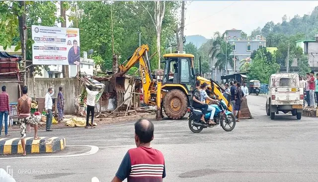 ହରଭଙ୍ଗା ତହସିଲ୍‌ ପକ୍ଷରୁ ଉଚ୍ଛେଦ ଆରମ୍ଭ