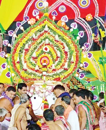 ତୁଳସୀକ୍ଷେତ୍ରରେ ଶ୍ରୀଗୁଣ୍ତିଚା ଯାତ୍ରା, ଆଡ଼ପ ମଣ୍ତପରେ ଚତୁର୍ଦ୍ଧାମୂର୍ତ୍ତି