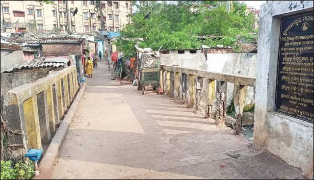 ବିପଦସଂକୁଳ ପଥରବନ୍ଧ ବ୍ରିଜ୍‌