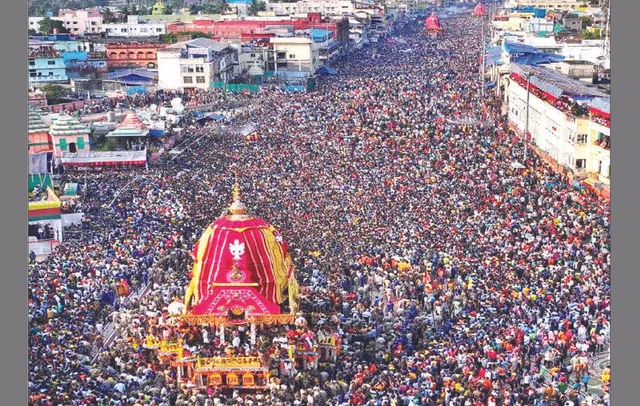 ପୁରୀରେ ପୁଣି ଗଡ଼ିଲା ରଥ: ନନ୍ଦିଘୋଷ ଓ ଦର୍ପଦଳନ ରଥକୁ ଟାଣିନେଉଛନ୍ତି ଶ୍ରଦ୍ଧାଳୁ