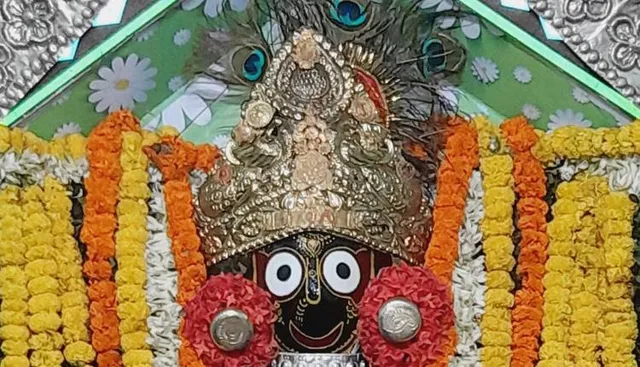 ସୁନାବେଶରେ ଦର୍ଶନ ଦେଲେ ଦଧିବାମନ