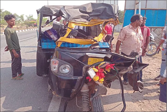 ହାଇୱାକୁ ଧକ୍କା ଦେଲା ଅଟୋ: ୮ ମାସର ଶିଶୁ ସହ ୩ ମୃତ