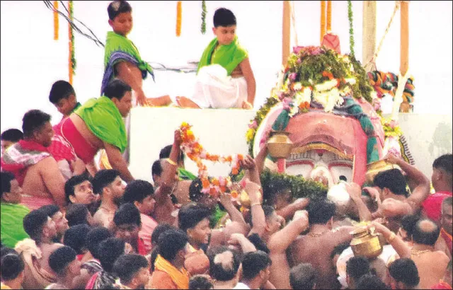 ସ୍ନାନଯାତ୍ରାରେ ବିଶୃଙ୍ଖଳା: ରଥଯାତ୍ରାରେ ଅସମ୍ଭାଳ ହେବା ଆଶଙ୍କା