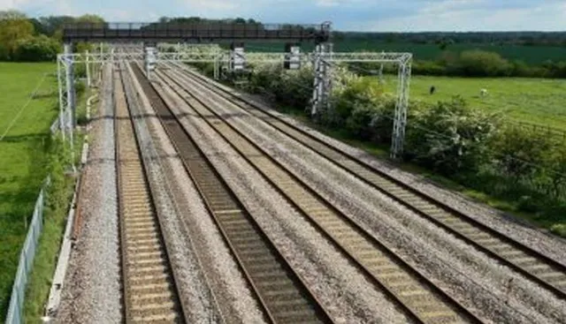 ଅଧିକ ଏକ ଯୋଡ଼ା ଅପ୍‌-ଡାଉନ୍‌ ଲାଇନ ଦରକାର