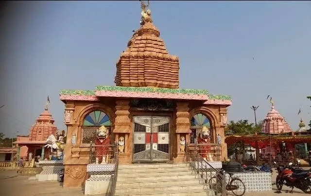 ସ୍ନାନପୂର୍ଣ୍ଣିମାରେ ମହାପ୍ରଭୁଙ୍କୁ ଦର୍ଶନ କଲେ ଜିଲ୍ଲାପାଳ, କହିଲେ- ସୁବର୍ଣ୍ଣପୁର ହେଉଛି ଜଗନ୍ନାଥ ସଂସ୍କୃତିର ମାଟି