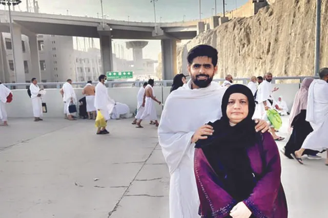 ସିଲି ପଏଣ୍ଟ୍‌: ହଜ ଯାତ୍ରାରେ ବାବର-ରିଜୱାନ