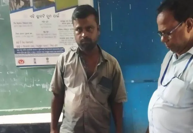 ସ୍କୁଲ ଖୋଲିଲା: ଅଂଶୁଘାତରେ ଅସୁସ୍ଥ ତିନି ଶିକ୍ଷକ ଓ ଛାତ୍ର