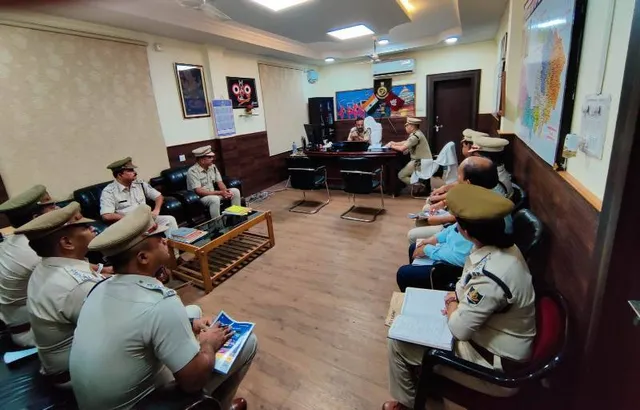 କେନ୍ଦ୍ରାଞ୍ଚଳ ଆଇଜିଙ୍କ ସମୀକ୍ଷା: ବ୍ରାଉନସୁଗାର ଓ ଅପରାଧ ନିୟନ୍ତ୍ରଣରେ ବିଫଳତା ନେଇ ବର୍ଷିଲେ ଦକ୍ଷିଣାଞ୍ଚଳ ଆଇଜି