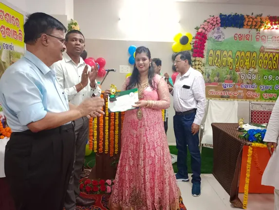 କାୟାକଳ୍ପ ଯୋଜନାରେ ୩୦ଜଣଙ୍କୁ ସମ୍ମାନିତ କଲା ଖୋର୍ଦ୍ଧା ଜିଲ୍ଲା ସ୍ୱାସ୍ଥ୍ୟ ବିଭାଗ