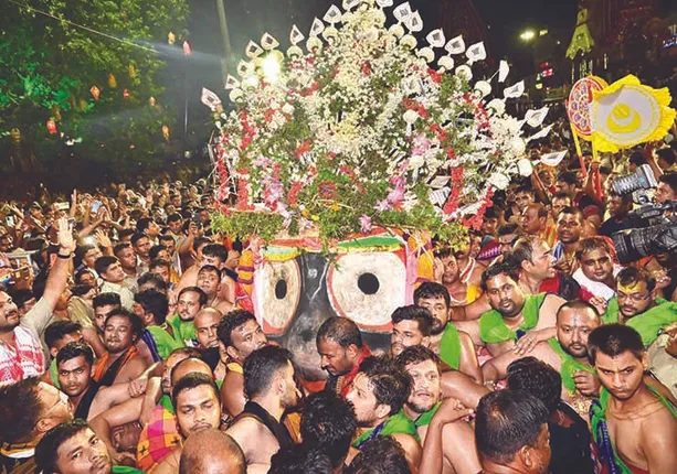 ଜନ୍ମବେଦିରେ ଚତୁର୍ଦ୍ଧା ବିଗ୍ରହ; ଆଜିଠୁ ମିଳିବ ଆଡ଼ପ ଦର୍ଶନ, ଆଡପ ଅବଢ଼ା