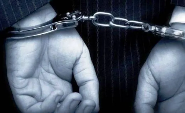 ଫାଣ୍ଡି ଅଧିକାରୀଙ୍କୁ କାମୁଡ଼ି ମହିଳା ଗିରଫ