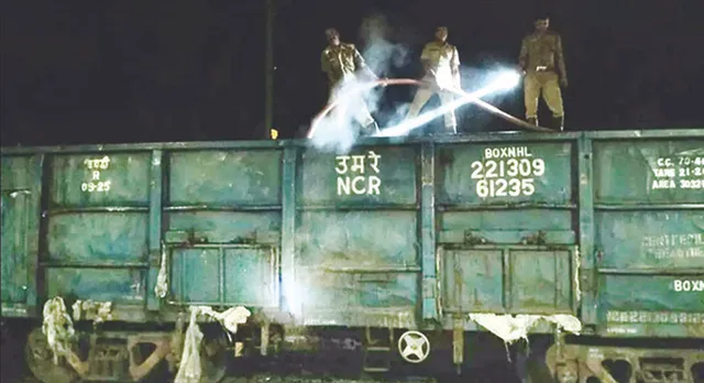 ପୁଣି ଅଘଟଣ: କୋଇଲା ବୋଝେଇ ମାଲ୍‌ଗାଡ଼ିରେ ନିଆଁ