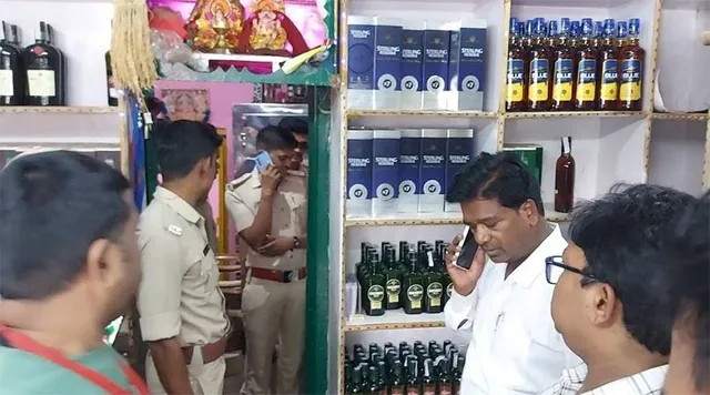 ବିଦେଶୀମଦ ଦୋକାନରେ ଅବକାରୀ ଚଢ଼ଉ