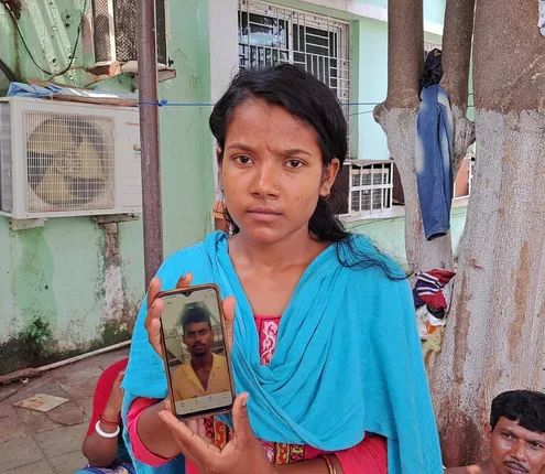 ଏସସିବି ମେଡିକାଲରେ ଦୁଇଦିନ ହେବ ସ୍ୱାମୀ ଗୋପାଳ ହେମ୍ବ୍ରମକୁ ଖୋଜୁଛନ୍ତି ପତ୍ନୀ ରୁପା