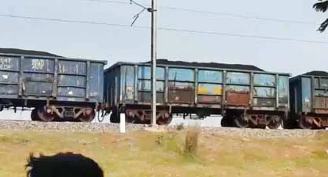 ୩ ବଗି ଛାଡ଼ି ପଳାଇଲା ମାଲ୍‌ଗାଡ଼ି