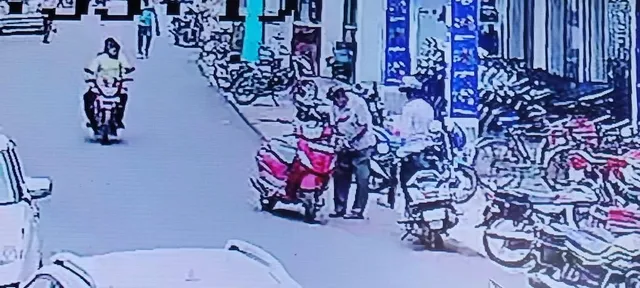 ଅବସରପ୍ରାପ୍ତ ସେନା କର୍ମଚାରୀଙ୍କଠୁ ଝାମ୍ପିନେଲେ ୧.୮୩ ଲକ୍ଷ ଟଙ୍କା