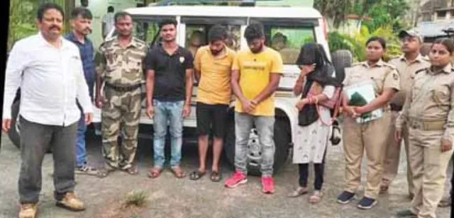 ୪ ହାତୀଦାନ୍ତ ବେପାରୀଙ୍କୁ ଗୋଡ଼ାଇ ଧରିଲା ପୁଲିସ, ଭୁବନେଶ୍ବରରୁ ବାଲେଶ୍ବରକୁ ଚାଲାଣ ହେଉଥିଲା