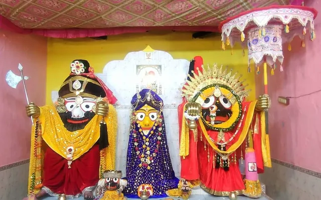 ଜୟପୁର: ଆଡ଼ପ ମଣ୍ଡପରେ ମହାପ୍ରଭୁ ଶ୍ରୀଜଗନ୍ନାଥଙ୍କ ବାମନ ଏବଂ ଶ୍ରୀବଳଭଦ୍ରଙ୍କ ପର୍ଶୁରାମ ଅବତାର।