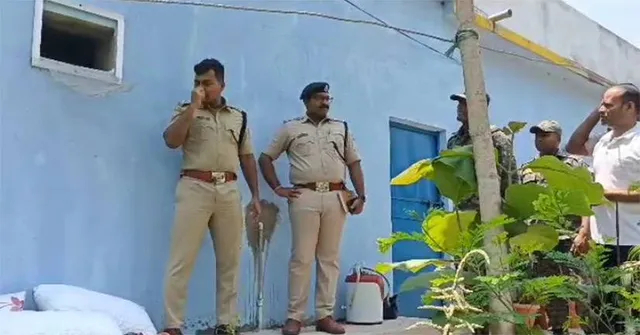 ଖଡ଼ିଆଳରେ ସଶସ୍ତ୍ର ଡକାୟତି: ଲୁଟିନେଲେ ଲକ୍ଷାଧିକ ଟଙ୍କା ଓ ସୁନା ଗହଣା 