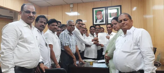 ଲ’ ଅଫିସରମାନଙ୍କ ଫି’ ବୃଦ୍ଧି ଦାବି