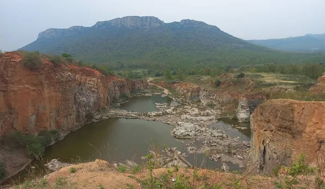 ବନ୍ୟପ୍ରାଣୀଙ୍କ ପାଇଁ ବିପଦ ମୋରମ ଖଣି