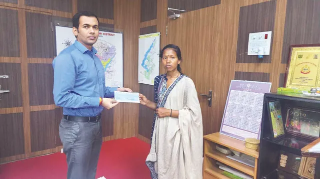 କର୍ମାଙ୍କୁ ମୁଖ୍ୟମନ୍ତ୍ରୀଙ୍କ ରିଲିଫ ପାଣ୍ଠିରୁ ସହାୟତା