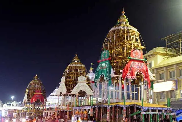 ରଥରେ ଶେଷ ସ୍ପର୍ଶ: ତିନି ରଥର କନାମଣ୍ଡଣି ଆରମ୍ଭ