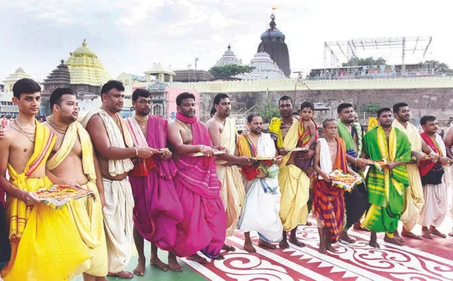 ଗଜପତିଙ୍କ ସହ ଦଇତାପତିଙ୍କ ବୈଠକ: ‘ଏବେ ରଥଯାତ୍ରା ପ୍ରସ୍ତୁତି କର’