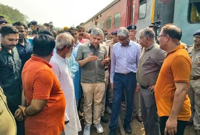 ‘ଇଲେକ୍ଟ୍ରୋନିକ୍‌ ଇଣ୍ଟର୍‌ଲକିଙ୍ଗ୍‌’ରେ ପରିବର୍ତ୍ତନ ଯୋଗୁଁ ରେଳ ଦୁର୍ଘଟଣା ଘଟିଛି: ରେଳମନ୍ତ୍ରୀ ଅଶ୍ବିନୀ ବୈଷ୍ଣବ