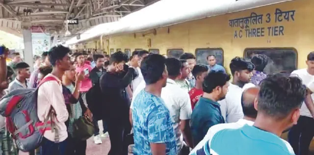 ସିକନ୍ଦରାବାଦ-ଅଗରତାଲା ଟ୍ରେନ୍‌ରେ ଧୂଆଁ