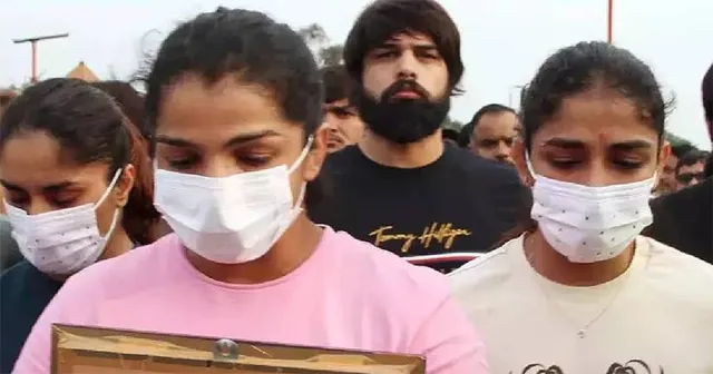 ଘରକୁ ଫେରିଲେ ଆନ୍ଦୋଳନରତ କୁସ୍ତିଯୋଦ୍ଧା