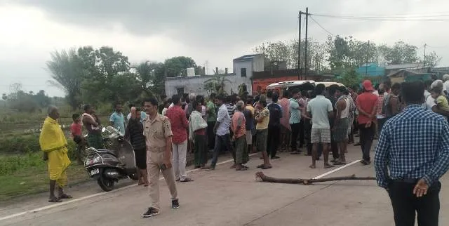 ଜାତୀୟ ରାଜପଥ ପାର ହେଉଥିଲେ ବୃଦ୍ଧ: ଧକ୍କା ହେଲା ଅଜଣା ଗାଡ଼ି, ଚାଲିଗଲା ଜୀବନ