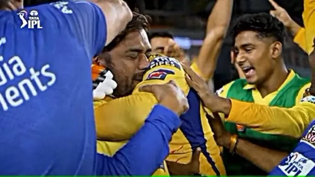 ଆଇପିଏଲ ଫାଇନାଲରେ କାନ୍ଦି ପକାଇଥିଲେ ଧୋନି