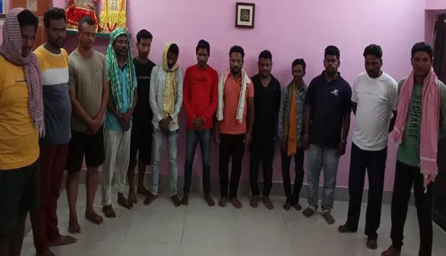 ୧୩ ଡକାୟତ ଗିରଫ: ୫ଲକ୍ଷ ୭୪ ହଜାର ଟଙ୍କା, ବାଇକ୍‌, ମାରଣାସ୍ତ୍ର ଜବତ